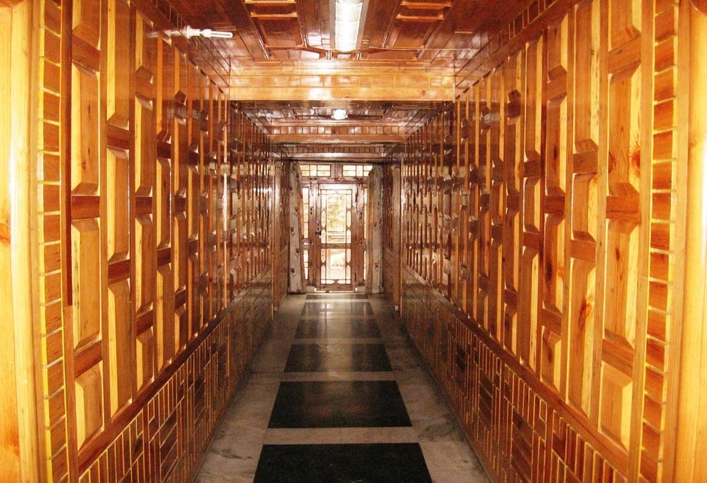 Hotel Arsh International Nainital Buitenkant foto