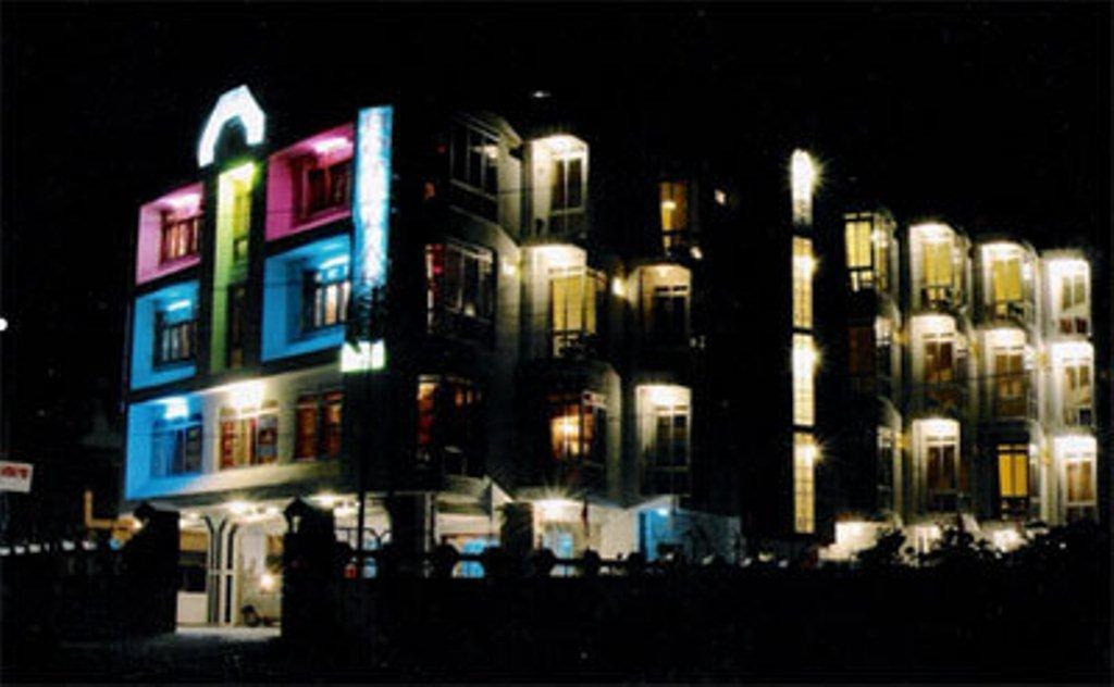 Hotel Arsh International Nainital Buitenkant foto